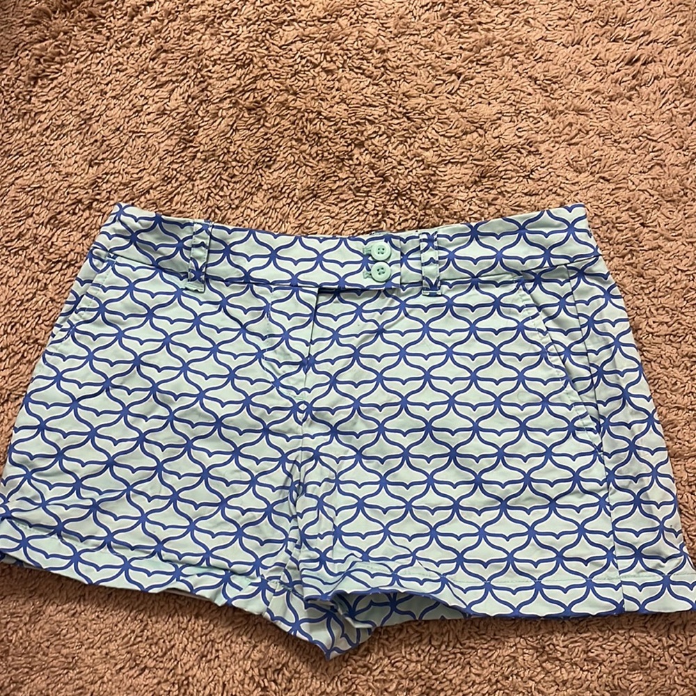 Vineyard Vines Fish tail patterned shorts - Picture 4 of 4